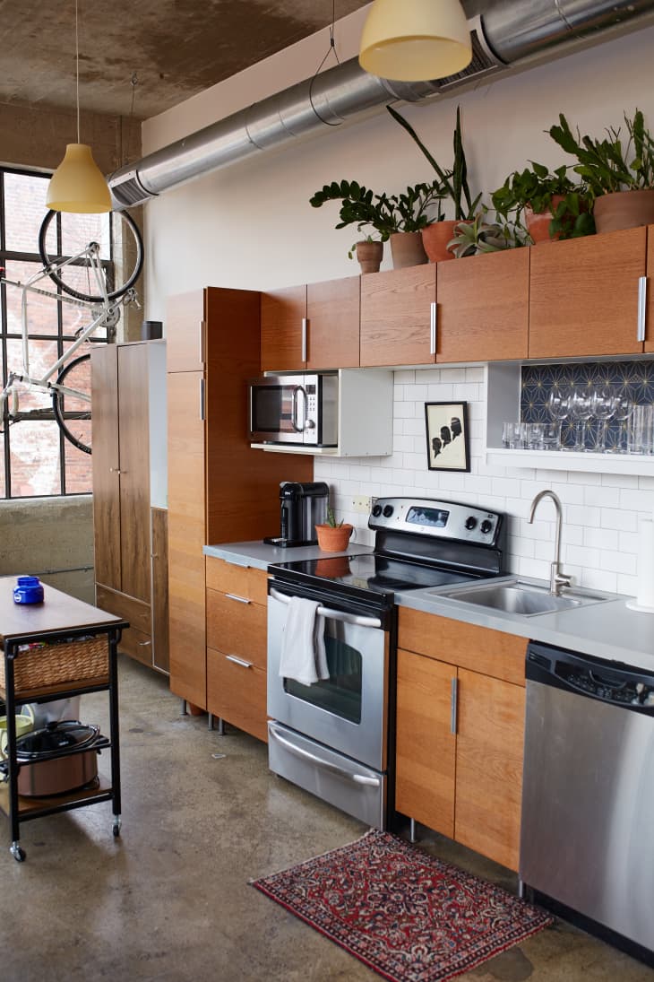 what-to-do-with-space-above-kitchen-cabinets-10-cabinet-top-ideas